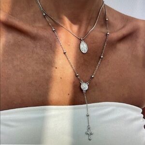 Elegant Silver Layered Necklace